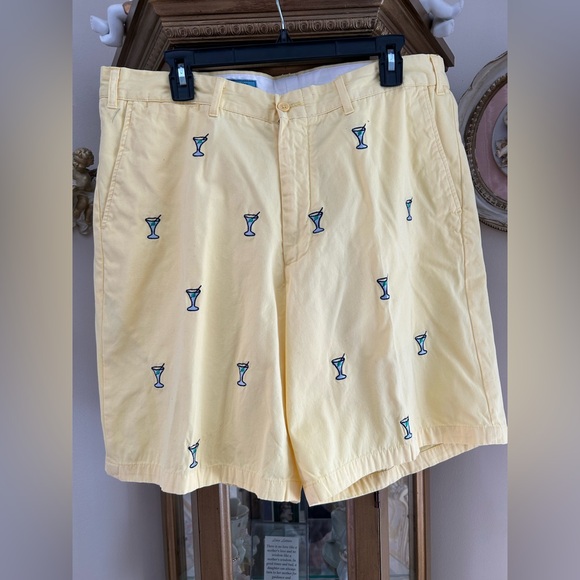 Castaway Yellow Cocktail like new Embroidered Shorts size 38C:4544